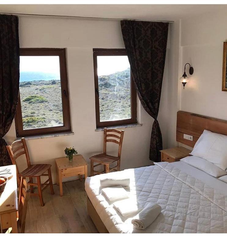 Sukha Inn Hotel & Beach Бозджаада Екстер'єр фото