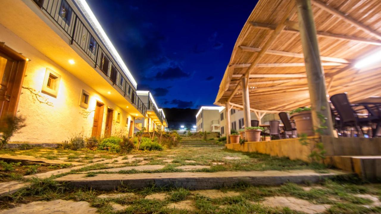 Sukha Inn Hotel & Beach Бозджаада Екстер'єр фото