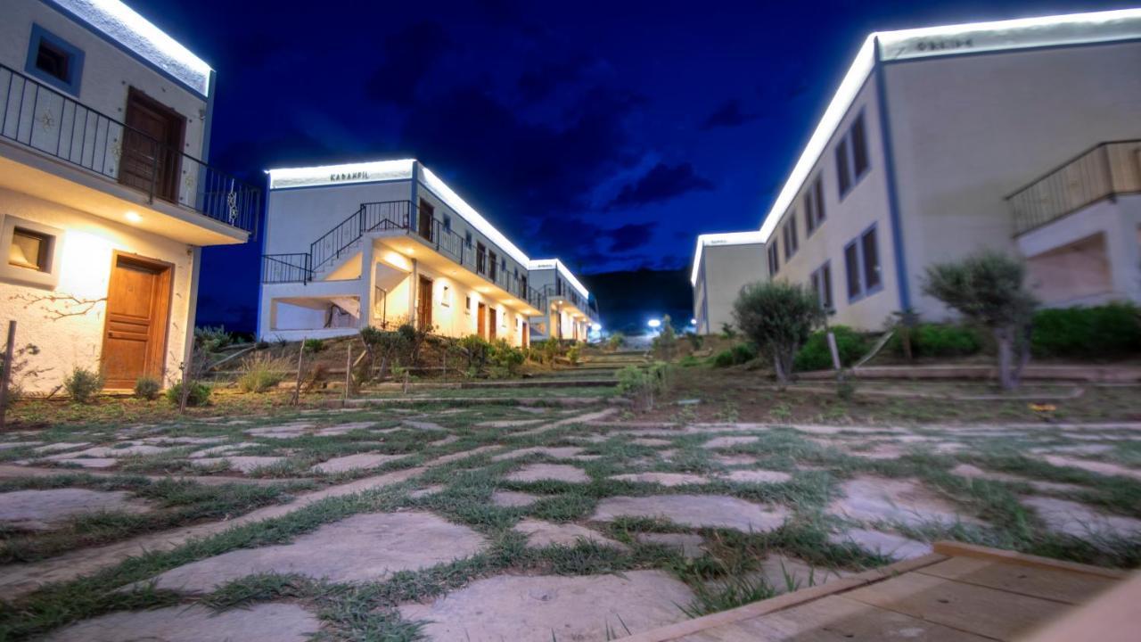 Sukha Inn Hotel & Beach Бозджаада Екстер'єр фото