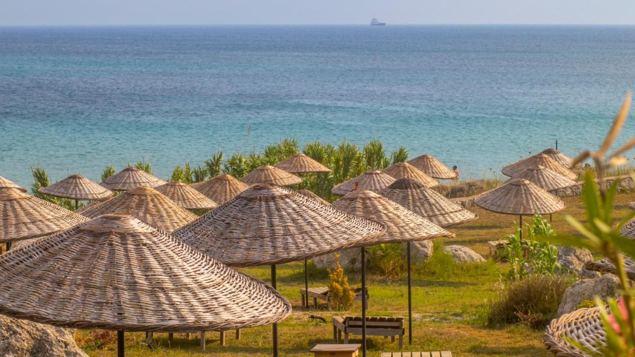 Sukha Inn Hotel & Beach Бозджаада Екстер'єр фото