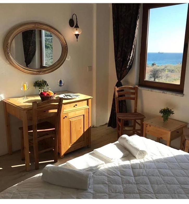Sukha Inn Hotel & Beach Бозджаада Екстер'єр фото